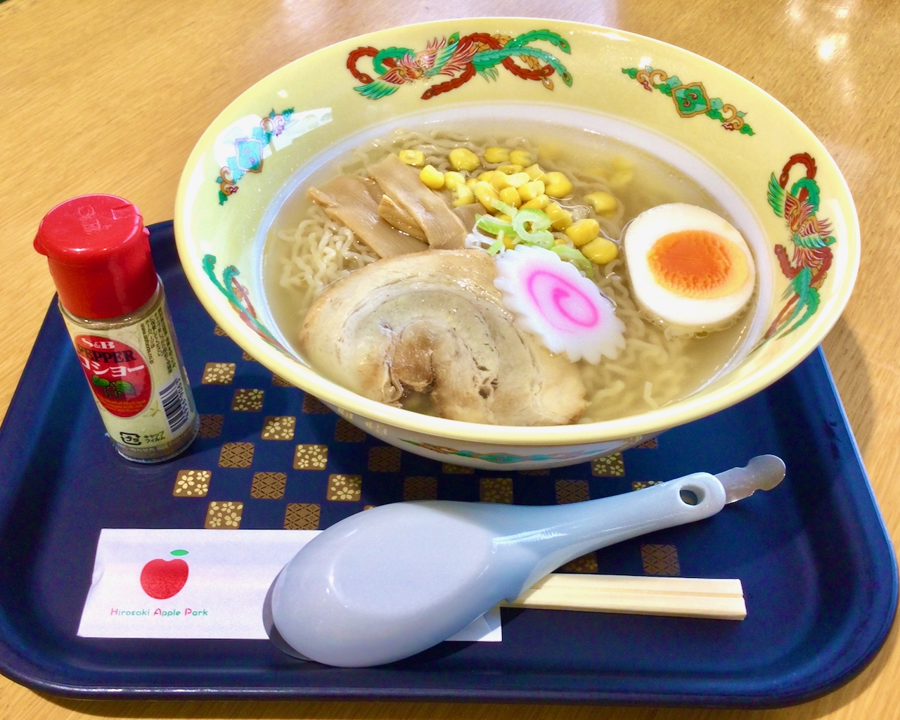 "りんごラーメン”