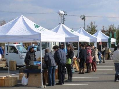 弘前市りんご公園【りんごトラック市】　